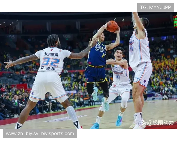 广东CBA与广东足球队双线发展报道